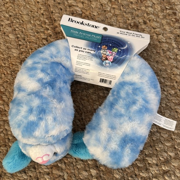 BROOKSTONE BUNNY KIDS ANIMAL BUNNY TRAVEL PILLOW BUNDLE - Picture 11 of 14